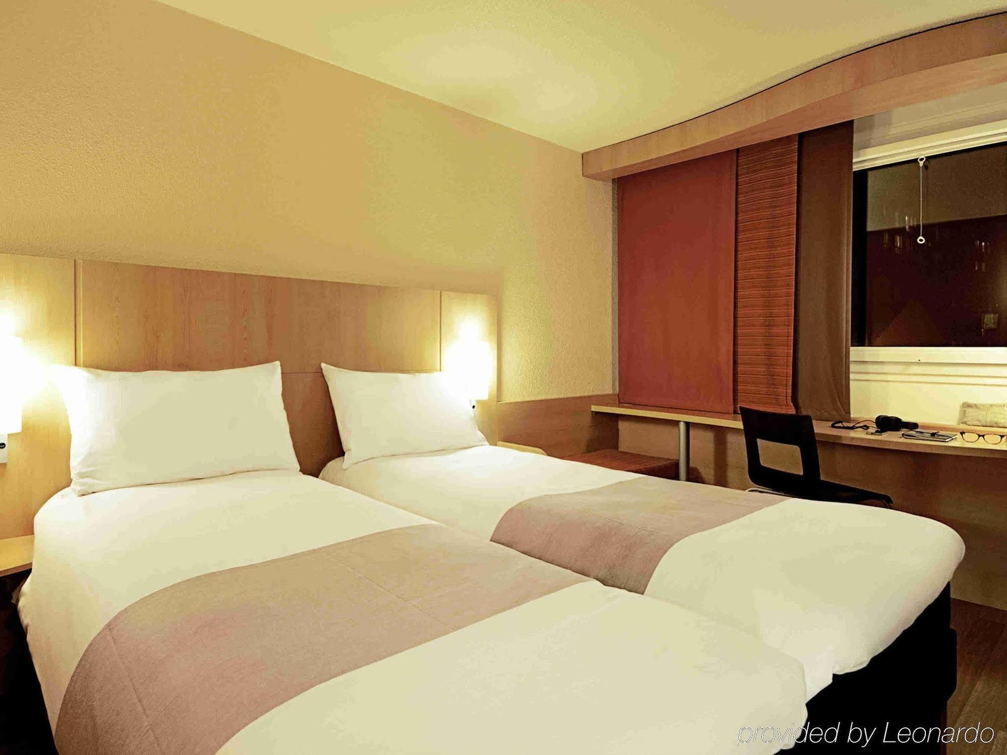 Hotel Ibis Creil Sur Oise Villers-Saint-Paul Exterior foto